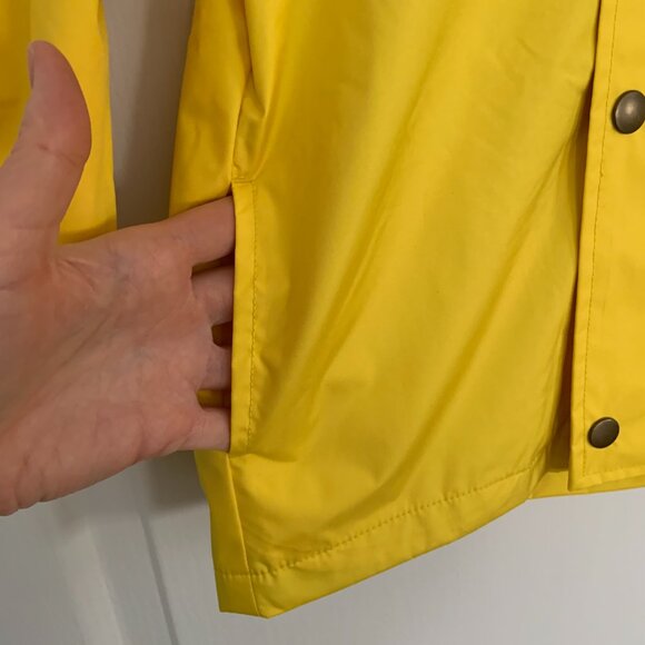 Kid’s Yellow Old Navy Rain Jacket Zipper Front with Hood Size 5 - Picture 2 of 7